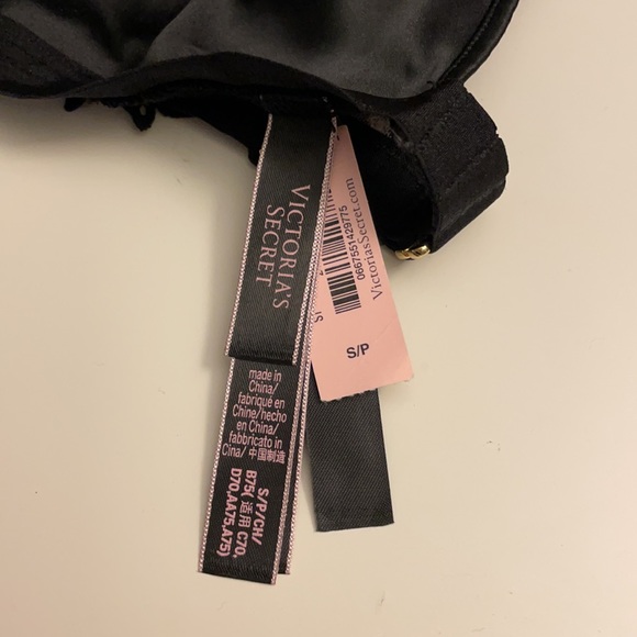 SOLD NWT Victoria’s Secret Dragon Lace Plunge Bralette - Picture 6 of 8